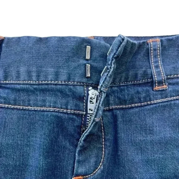 TOMMY HILFIGER DENIM MINI SKIRT•DARK WASH SIZE 4•PREOWNED EXCELLENT COND… - Picture 4 of 9